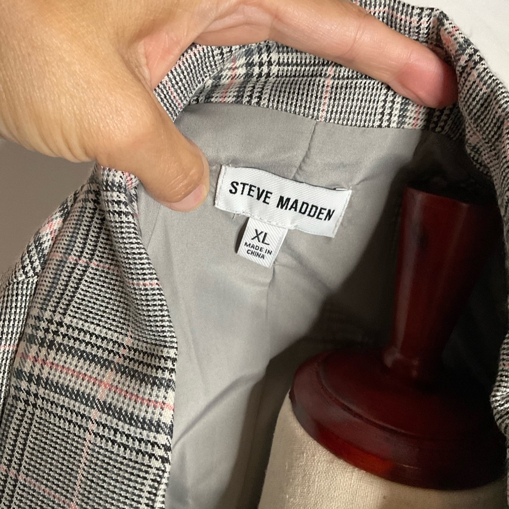Steve Madden Grey & Pink Plaid Oversized Notch Collar Blazer Size XLarge - Picture 9 of 11
